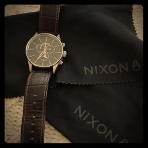 Nixon Sentry Chrono leather watch (dark leather)